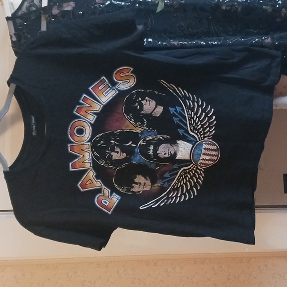 Zara Tops - Zara Ramones tshirt